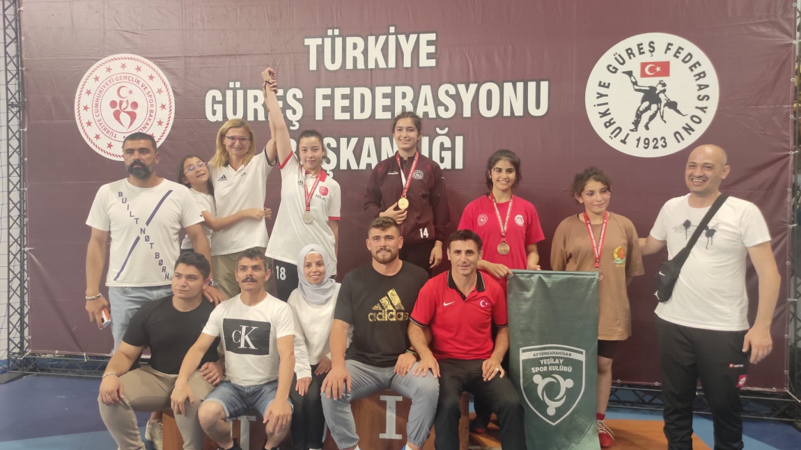 U13 Kadın Güreş Müsabakalarında 62 Kiloda Türkiye 2.'si Olduk