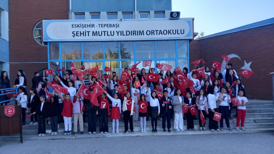 29 Ekim Cumhuriyet Bayramı Kutlama Programı Okulumuzda Yapılan Tören ile Gerçekleştirildi